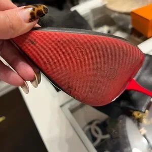 【ほぼ未使用】Christian Louboutin 黒 ハイヒール　24㌢ ほぼ未使用】Christian Louboutin 黒 ハイヒール 24㌢